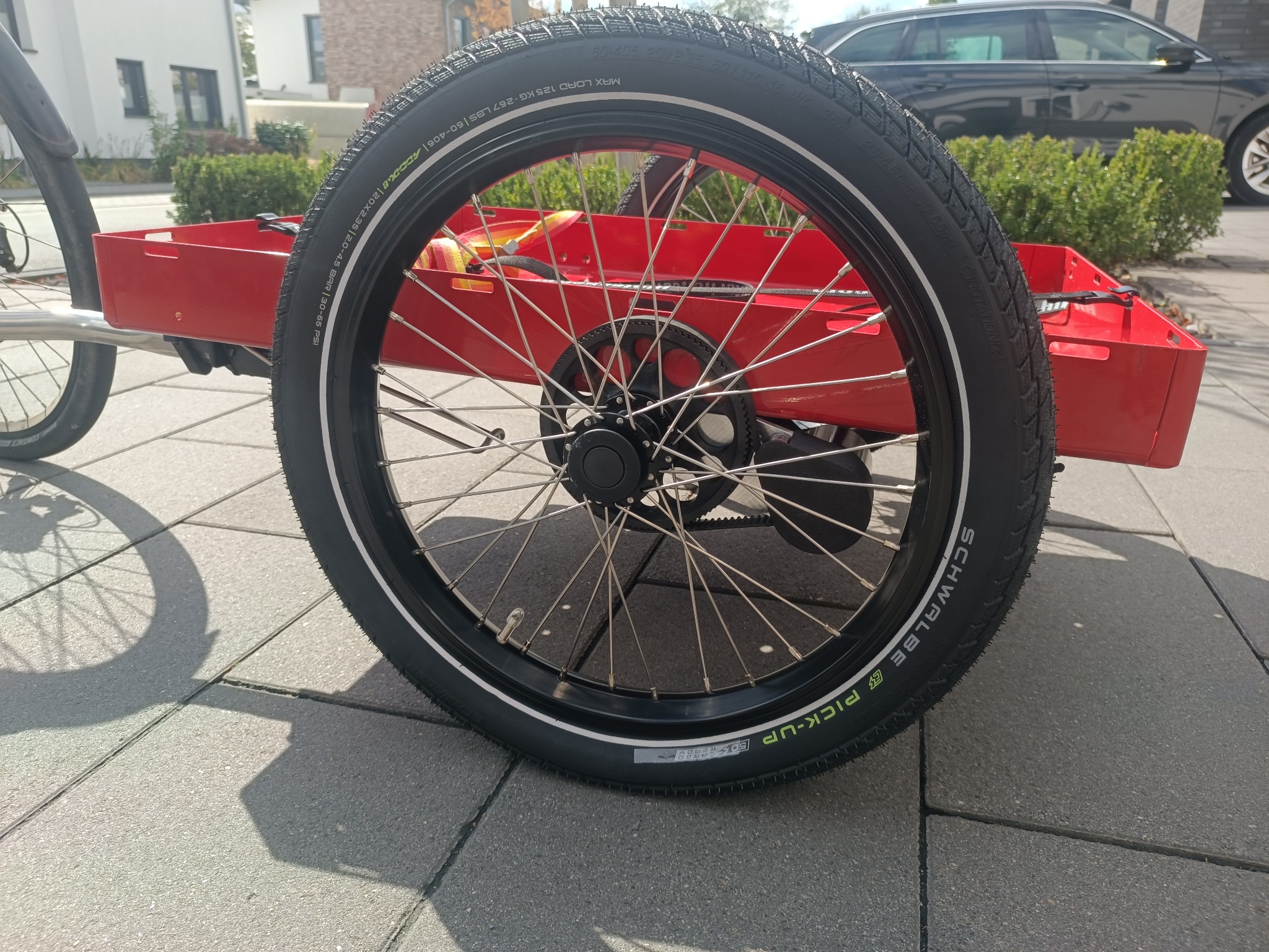 Verstärktes 20 × 2,35-Zoll-Laufrad mit Schwalbe Pick-Up Reifen am Hinterher HXXL
